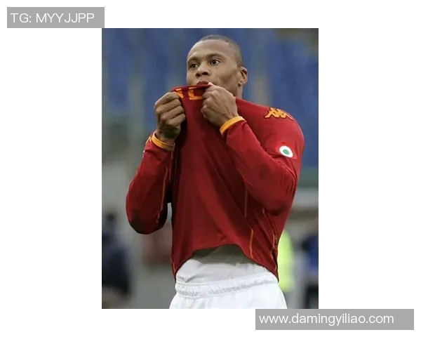 全场惊叹的足球明星展现超凡技艺引发球迷热烈追捧与赞叹