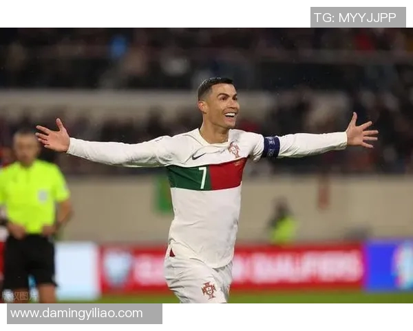 探讨足球明星的人品与职业道德谁才是真正的榜样与楷模