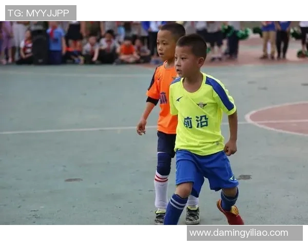 最没钱的足球明星背后的故事与奋斗历程揭秘 最没钱的足球明星背后的故事与奋斗历程揭秘